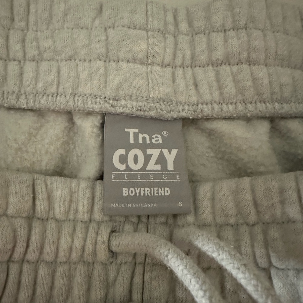 Aritzia TNA Sweatpants